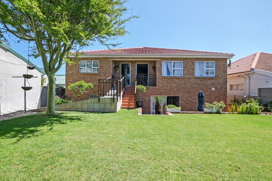 8 Bedroom Property for Sale in Melkbosstrand Central Western Cape